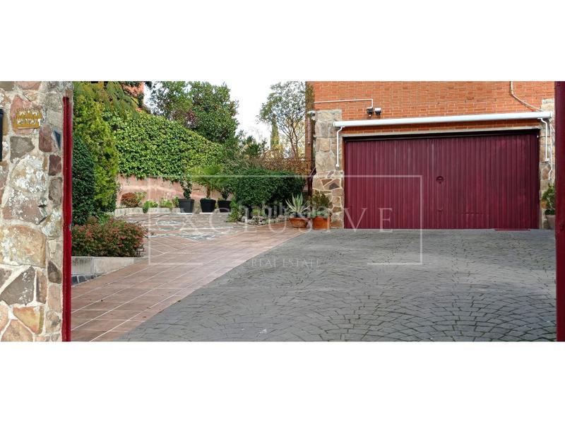 Foto a8b5c5e2-06a4-46dd-8eea-a1185db7be8c. Chalet with parking pool in Valdeolmos - Alalpardo