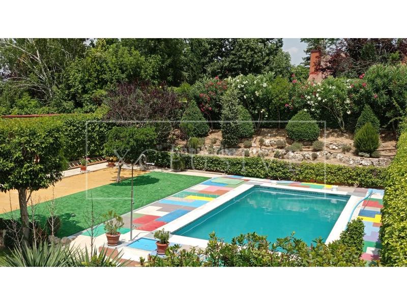 Foto fc0c537a-edcf-4ae6-9d31-9d78553f46d5. Chalet with parking pool in Valdeolmos - Alalpardo