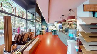 Location Local commercial  Almogavers. No te pierdas la oportunidad de visitar este estupendo local en