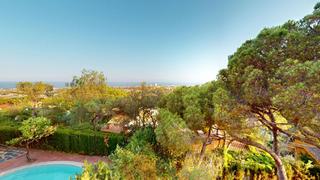 Semi detached house in Cabrils. Casa adosada con vistas al mar y gran potencial en  cabrils