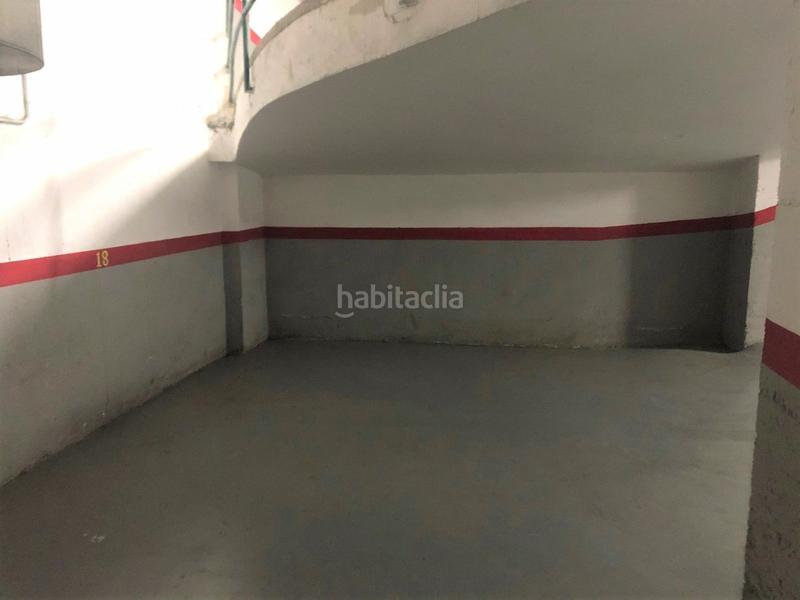 Foto d0ca4c2b-0997-4613-a26f-21a0180035b2. Car parking in El Parc i la Llacuna del Poblenou Barcelona