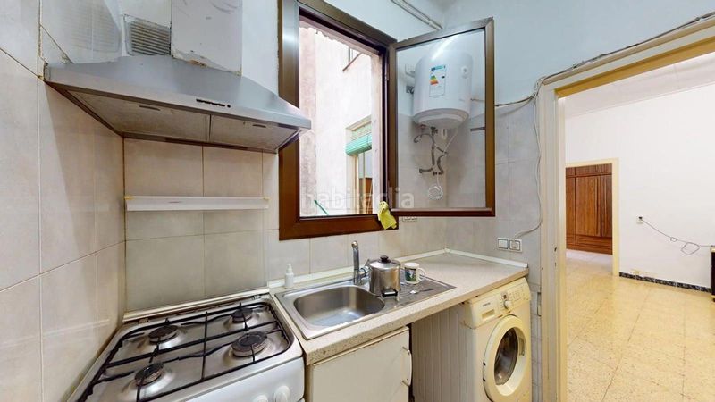 Foto 06182858-9290-45c3-933f-8b2cfb532c2f. Pis a Raval Barcelona