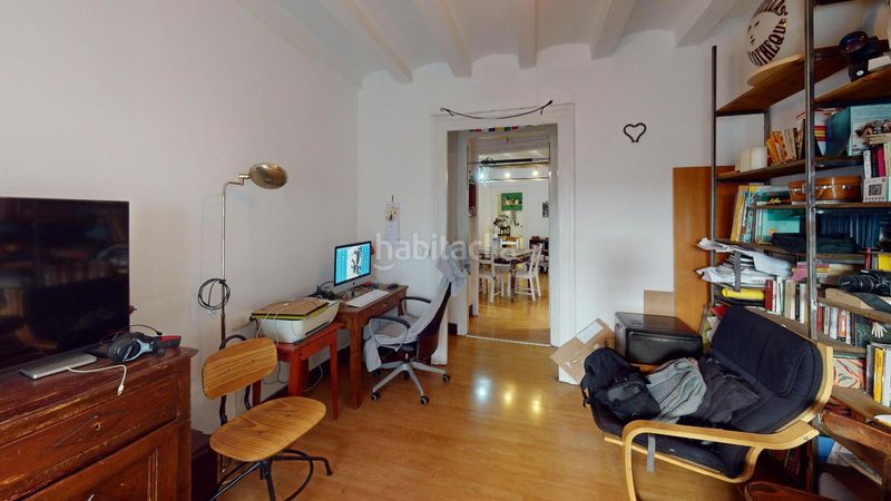 Foto 0ab8f504-628f-47a9-a799-8a4a1d0cbeed. Pis a Raval Barcelona