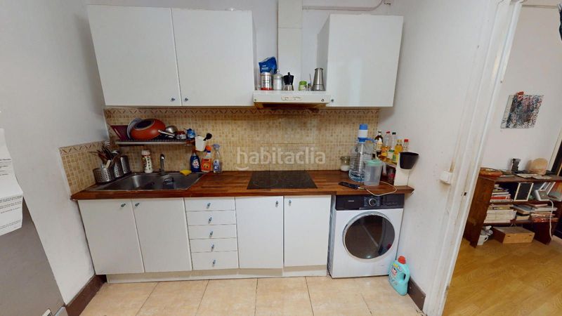 Foto eeb84575-ce6f-4f9a-a6ba-014a9a630520. Pis a Raval Barcelona