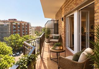 Pis  Roger de flor. Luminoso piso con gran balcón terraza en el corazón de fort pien