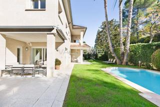 Maison dans Eixample. Seorial villa en la zona eixamplegolf de sant cugat