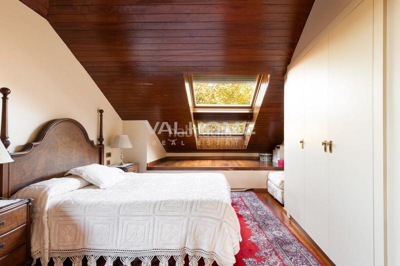 Foto 2359abab-714b-45a0-9dfa-2db9a88e2c4a. Casa amb aparcament piscina a Eixample Sant Cugat del Vallès