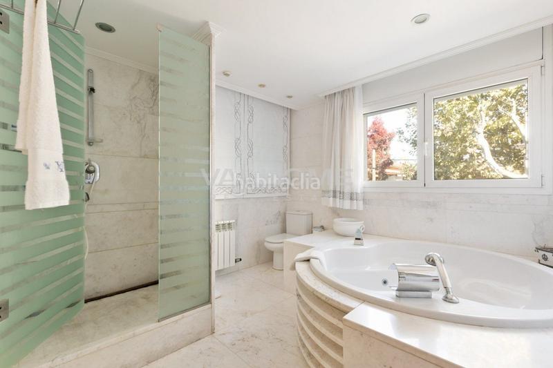 Foto 242482d3-f08c-43f7-8c5d-3ca269d22a11. Casa amb aparcament piscina a Eixample Sant Cugat del Vallès