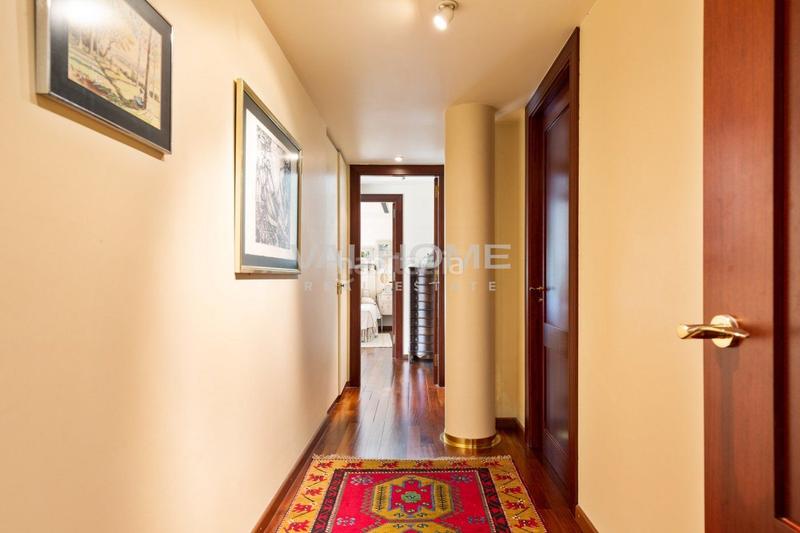 Foto 4256924d-d9ba-44cf-be73-9482caf42247. Casa amb aparcament piscina a Eixample Sant Cugat del Vallès