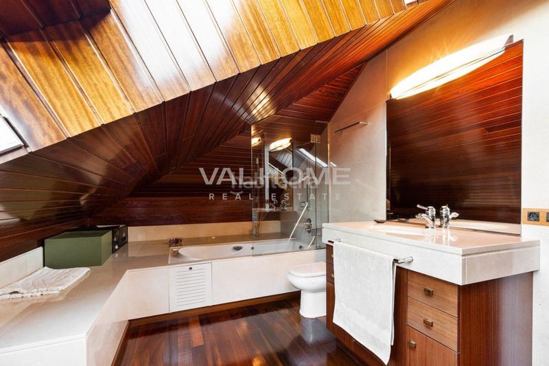 Foto 46fbedc3-e1ab-4ba7-b180-3ab06b74196a. Casa amb aparcament piscina a Eixample Sant Cugat del Vallès