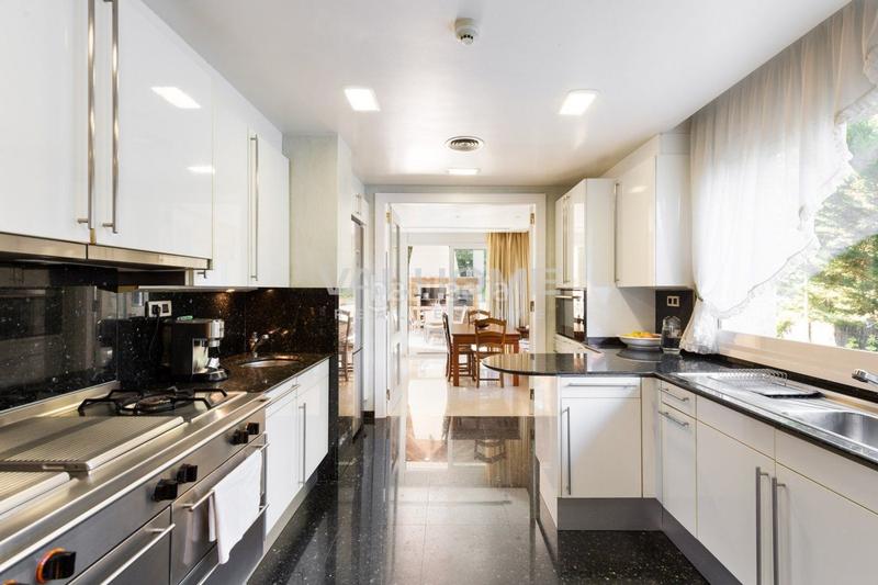 Foto 57d45454-7813-4b13-9d84-02e4bd561c62. Casa amb aparcament piscina a Eixample Sant Cugat del Vallès