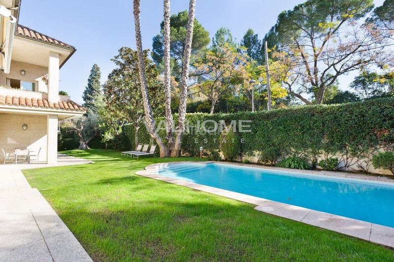 Foto 96af3bbd-4cd1-4fbf-94c8-d7c9212f7c14. Casa amb aparcament piscina a Eixample Sant Cugat del Vallès