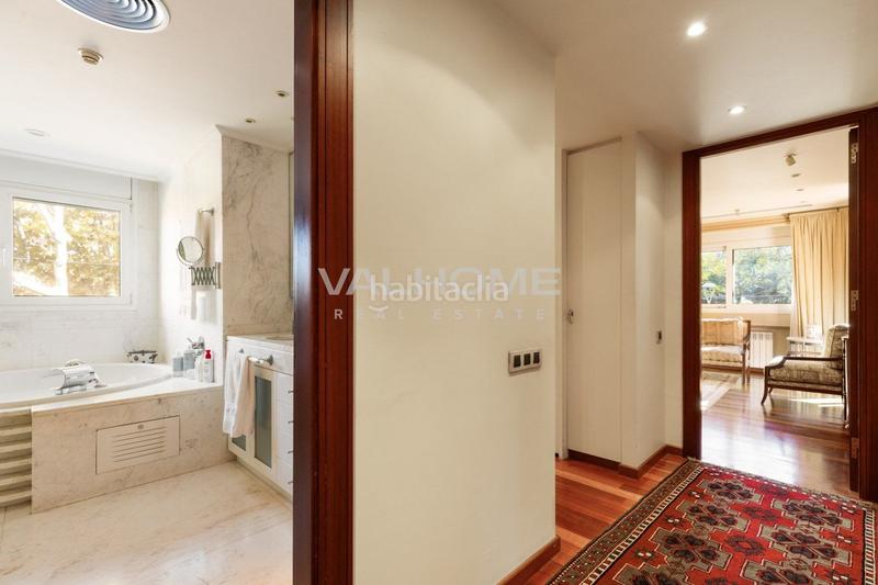 Foto 9df116f0-b6b0-416a-bd5b-33a855a1753d. Casa amb aparcament piscina a Eixample Sant Cugat del Vallès