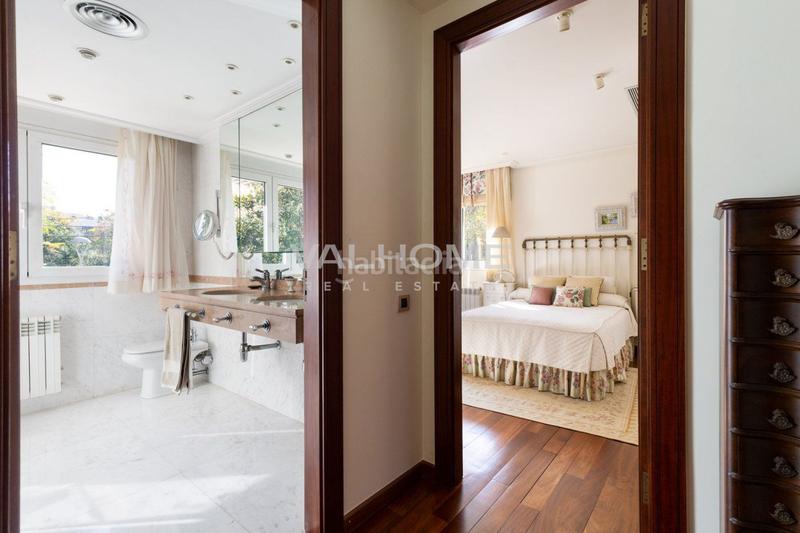 Foto ca581f65-f0e5-4ea5-9457-862e1ac3e432. Casa amb aparcament piscina a Eixample Sant Cugat del Vallès