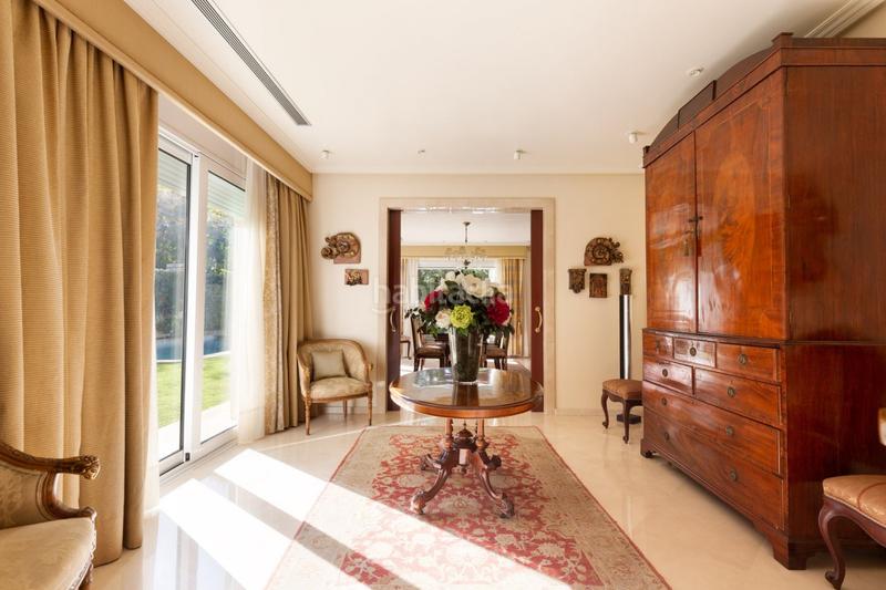 Foto ca60f793-4750-48a5-aa90-86d7bd9939d4. Casa amb aparcament piscina a Eixample Sant Cugat del Vallès