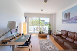 Pis  Carrer de guadalupe durán. Luminoso piso de 4 dormitorios, con terraza y piscina comunitari