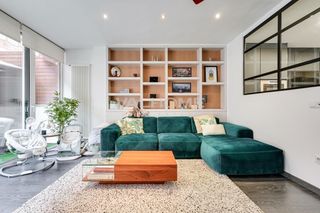 Casa a schiera  Carrer sant josep. Fantástica casa adosada con piscina comunitaria en el eixample d