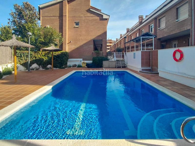 Foto 8a674140-9f77-4227-b43c-bf458e041c6a. Casa adossada amb calefacció aparcament piscina a Sant Cugat del Vallès