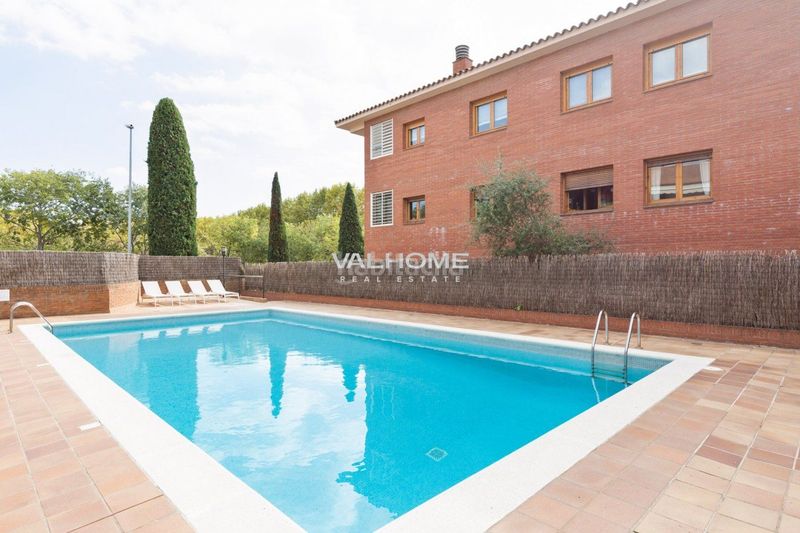 Foto cc226687-6778-45bf-93df-a55a935381dc. Pis amb calefacció aparcament piscina a Parc Central Sant Cugat del Vallès
