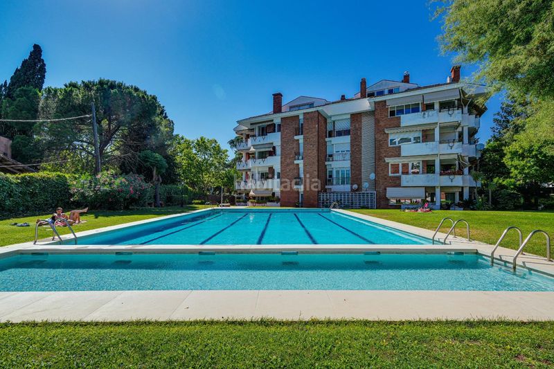 Foto a23a2817-5274-4ad8-be40-26e53275fd2b. Pis amb calefacció aparcament piscina a Eixample Sant Cugat del Vallès