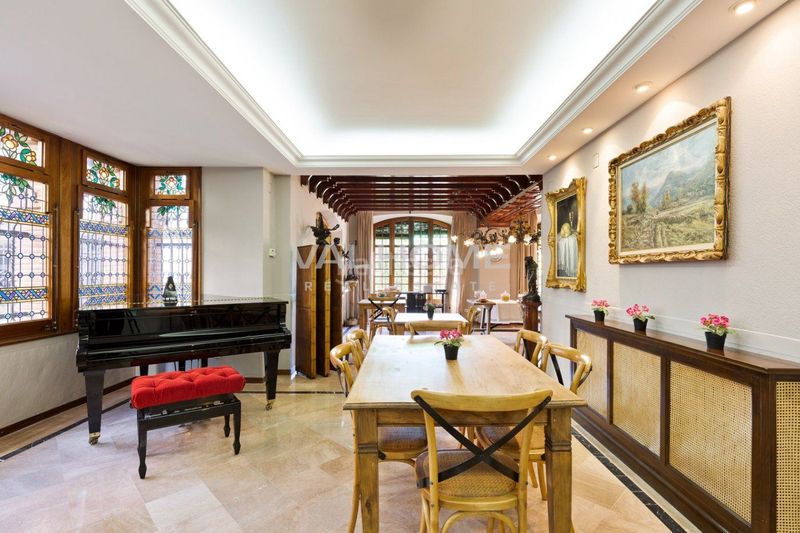 Foto 15857b1e-e8cf-453d-a0df-3c26f8d4b668. Alquiler casa villa modernista habilitada como hotelboutique en alquiler a 30 minutos de barcelona en Castellar del Vallès