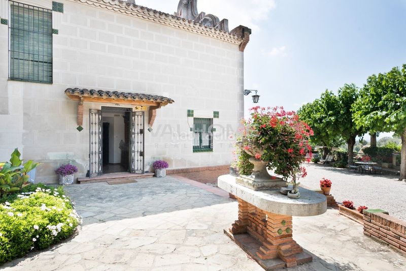 Foto 25108993-8d1a-47ec-ade5-92c4e3eff061. Alquiler casa villa modernista habilitada como hotelboutique en alquiler a 30 minutos de barcelona en Castellar del Vallès