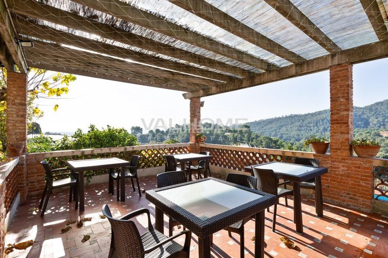 Foto 7cc3898d-2340-491a-8156-4be0ecc00784. Alquiler casa villa modernista habilitada como hotelboutique en alquiler a 30 minutos de barcelona en Castellar del Vallès