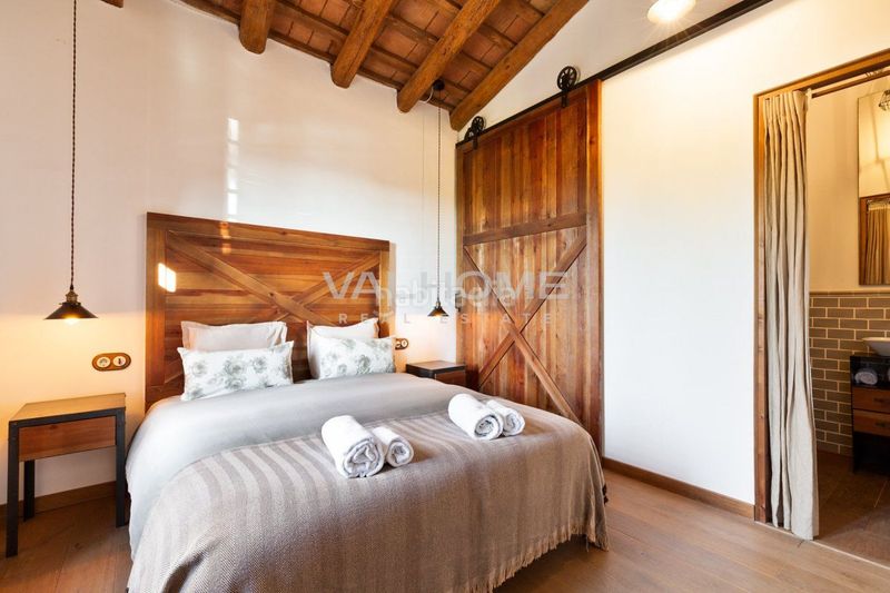 Foto 7e0948a3-9c51-4c31-aa4e-7fcb4cf9632c. Alquiler casa villa modernista habilitada como hotelboutique en alquiler a 30 minutos de barcelona en Castellar del Vallès
