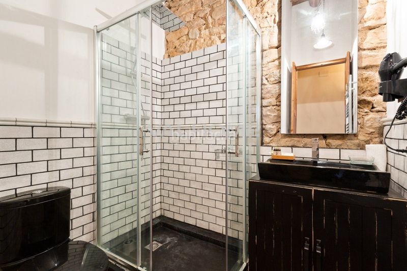 Foto 7ebb4eb0-6a51-4b0e-86eb-98f635554b3d. Alquiler casa villa modernista habilitada como hotelboutique en alquiler a 30 minutos de barcelona en Castellar del Vallès