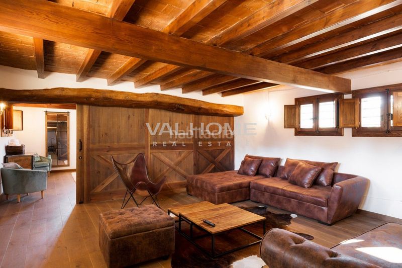 Foto 9b28fe1c-6f29-48e4-8229-caeef7472cd1. Alquiler casa villa modernista habilitada como hotelboutique en alquiler a 30 minutos de barcelona en Castellar del Vallès