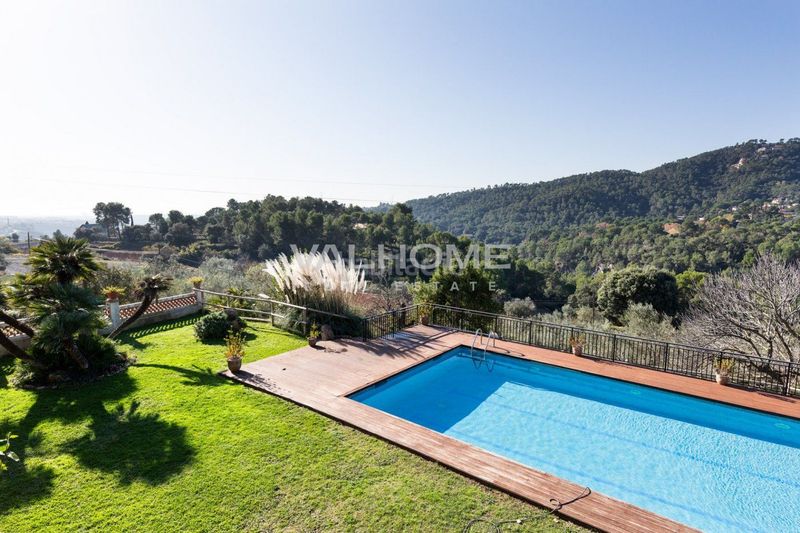 Foto b36dea33-0354-4524-bf5c-f4cbff6680fb. Alquiler casa villa modernista habilitada como hotelboutique en alquiler a 30 minutos de barcelona en Castellar del Vallès