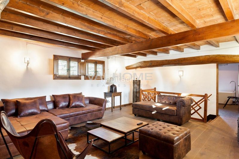 Foto d0fd161f-ab69-4bdf-ba28-b15f3629e7d7. Alquiler casa villa modernista habilitada como hotelboutique en alquiler a 30 minutos de barcelona en Castellar del Vallès