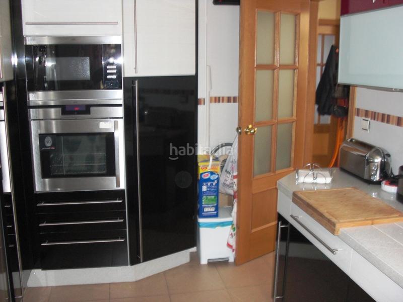 Foto 7df96051-2f20-4a0d-8d4c-362ab2190470. Pis amb aparcament a Hacho - Amaro Ceuta