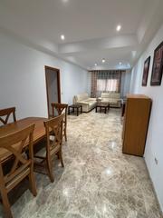 Pis  Calle linares. Se vende piso muy amplio cerca de la marina española
