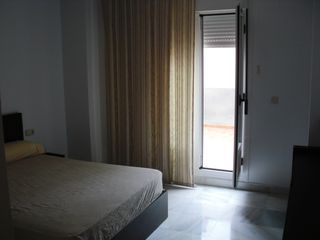 Appartamento in Calle isidoro martínez 4. Se vende piso grande de dos dormitorios en maestranza