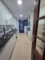 Miete Etagenwohnung  Calle velarde. Piso muy amplio en el centro de ceuta