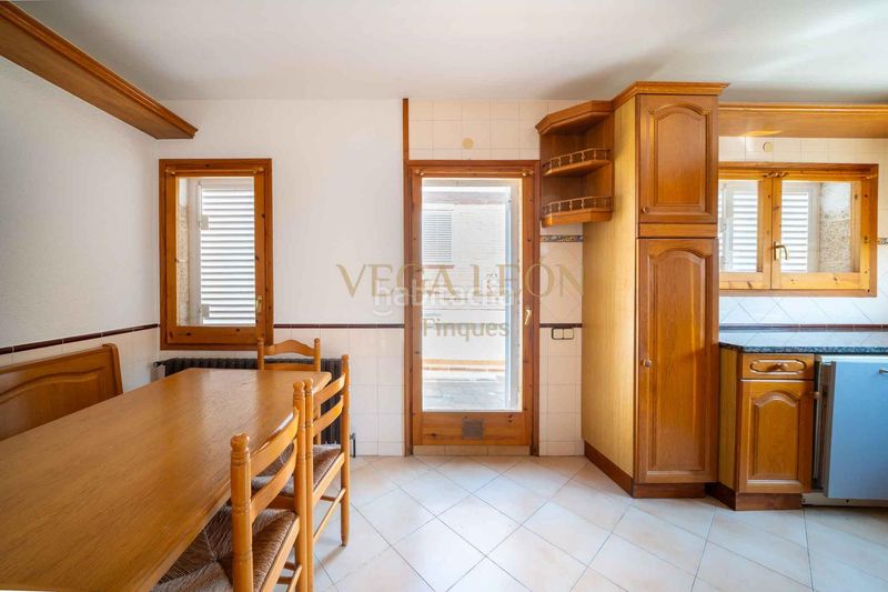 Foto 03d8b0c7-cf56-4279-b9c8-cf348c169a2c. Casa amb calefacció aparcament a Alella