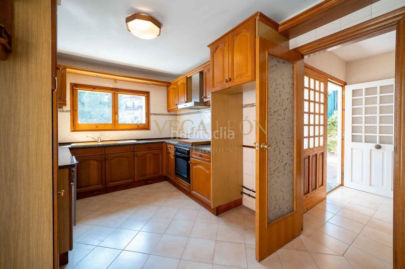 Foto 06f6c528-6c81-4e9c-84fa-d8e7c5d41cf8. Casa amb calefacció aparcament a Alella