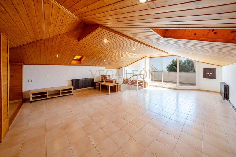 Foto 1185a87c-48f1-4fea-9a47-2231d91fb464. Casa amb calefacció aparcament a Alella