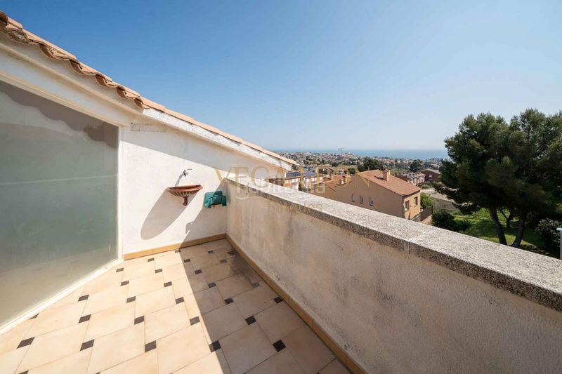 Foto 1b33e38a-271b-48f5-bc5c-0ce3e9f52df1. Casa amb calefacció aparcament a Alella