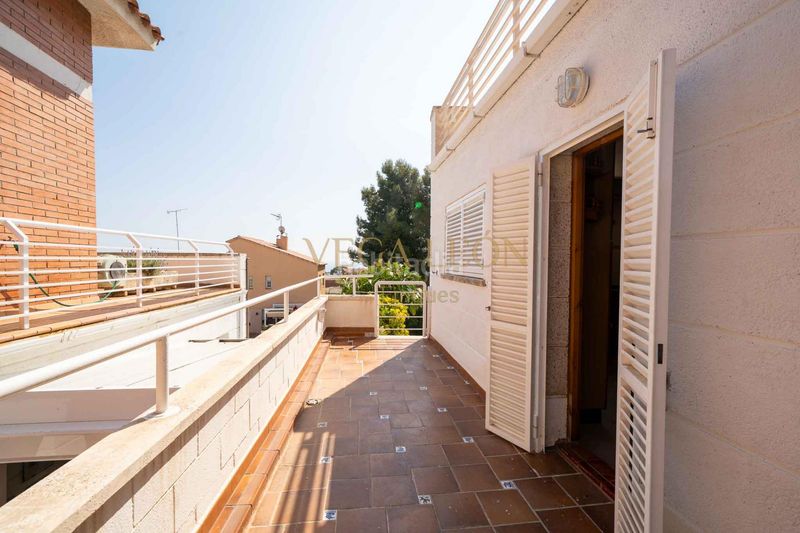 Foto 64c216de-eca6-4269-b57a-89ac8ea02383. Casa amb calefacció aparcament a Alella