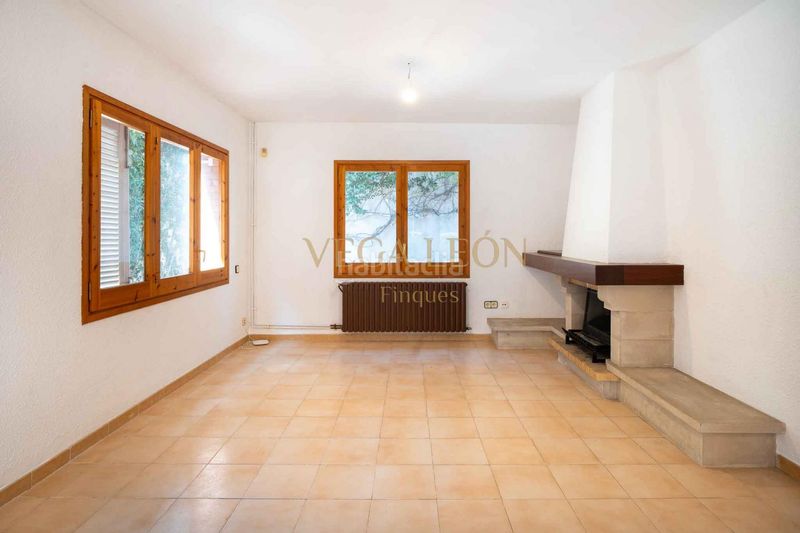 Foto 8acc558f-f0c0-4ddd-9f19-4003b926b3aa. Casa amb calefacció aparcament a Alella