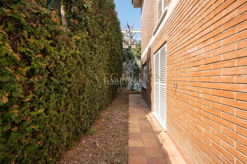 Foto a3f38eab-c2a4-484a-b7cd-c4ddea61cd65. Casa amb calefacció aparcament a Alella