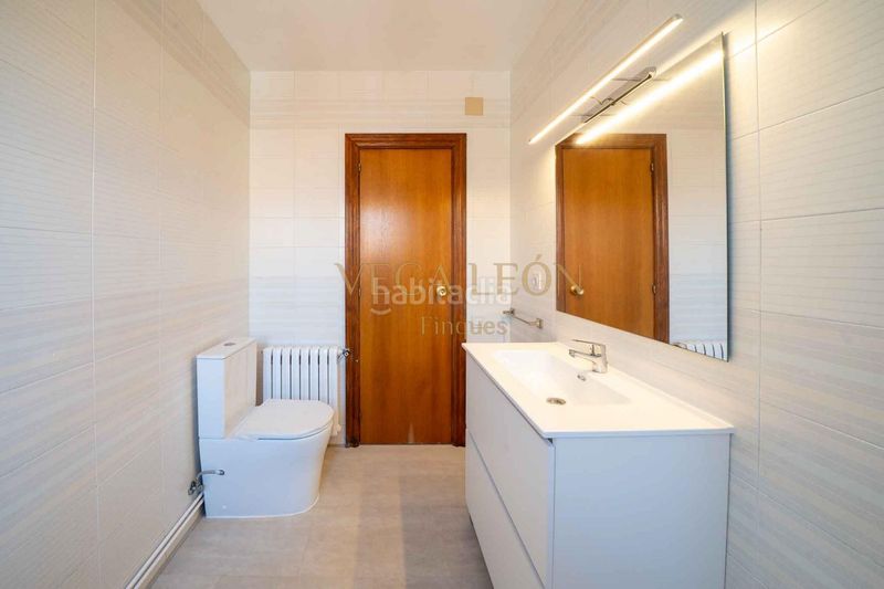 Foto c8919ba8-c8a0-4d32-9239-5fe407309a64. Casa amb calefacció aparcament a Alella