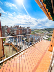 Pis a Mont Ferrant-Joan Carles I. Luminoso piso esquinero con vistas despejadas 4 sin ascensor