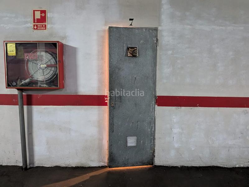 Foto f1371a2a-05d4-4a59-a387-4e325047c861. Parking coche parking trastero en Els Molins Mataró