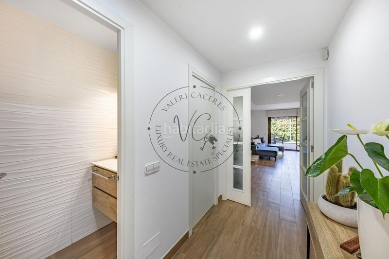 Foto 4f3b9a00-6085-44d4-87e4-f42966d629fc. Casa adosada  reformada con jardín y zona comunitaria en Vilanova del Vallès