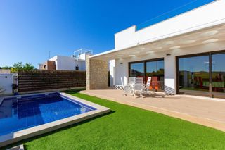 Chalet en Desamparados - Hurchillo - Torremendo. Exclusiva villa de lujo de 3 dormitorios orientada al sur con vi