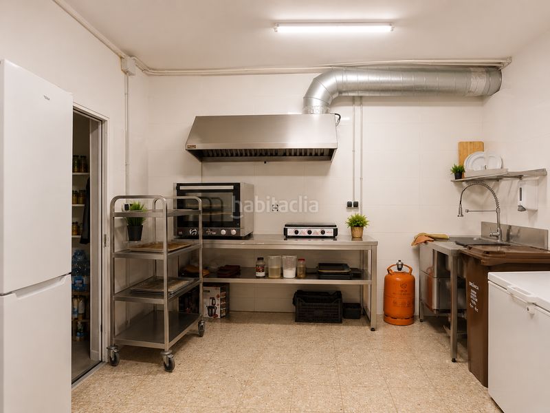 Foto 5dcd2ea6-d5c8-4dba-b075-c6638f59c170. Alquiler local comercial traspaso de barrestaurante equipado y listo para continuar la actividad en Arenys de Mar