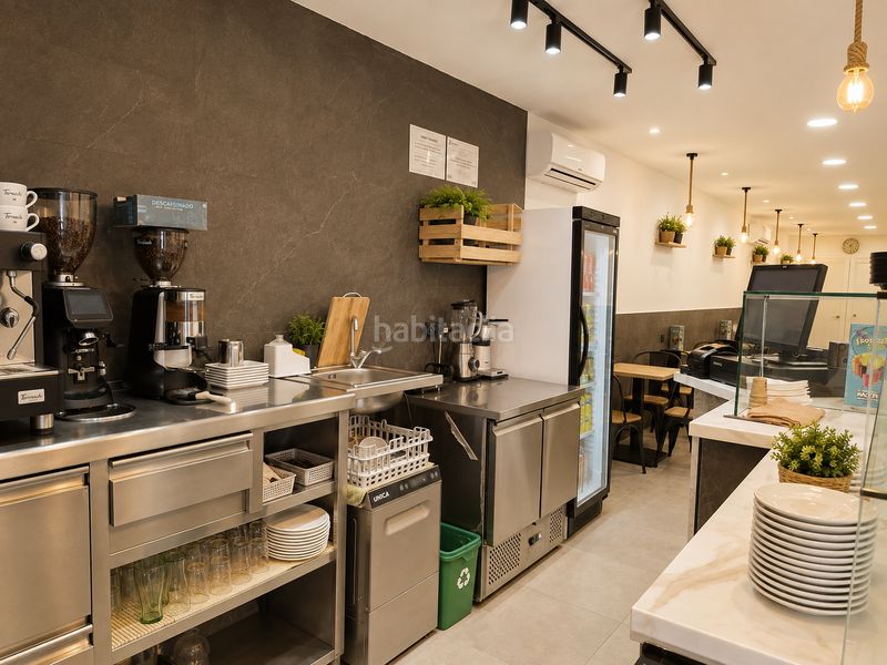 Foto f3434044-5a3a-4670-838c-371ce2bdd3d8. Alquiler local comercial traspaso de barrestaurante equipado y listo para continuar la actividad en Arenys de Mar